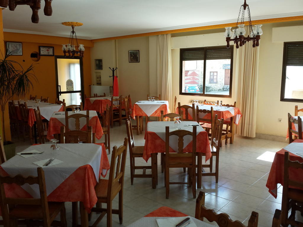 Hostal Atila Ricobayo Exterior foto