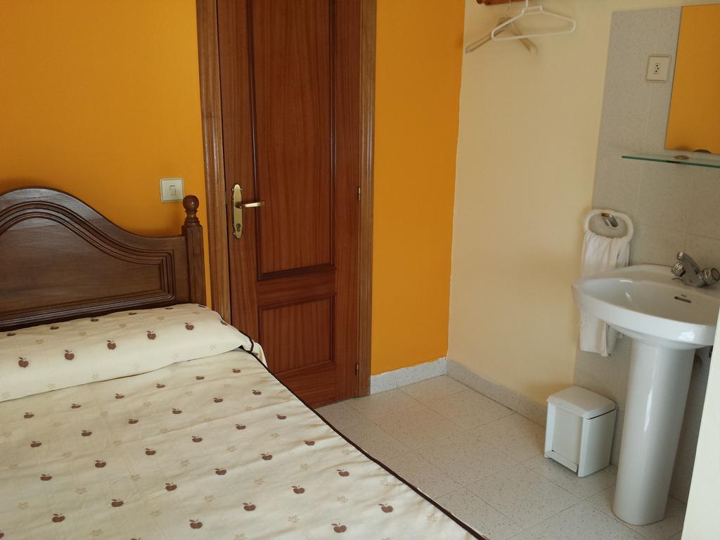 Hostal Atila Ricobayo Quarto foto